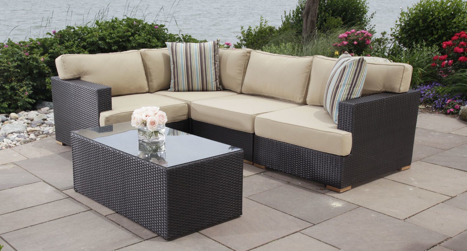 What to Look for in Outdoor Sectional Furniture