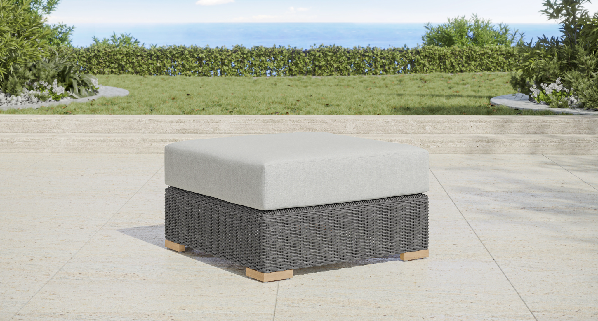 2 ottomans