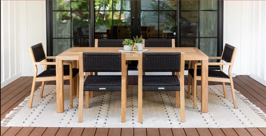 Dine Under the Stars: Choosing the Perfect Outdoor Dining Set for Enchanted Evenings